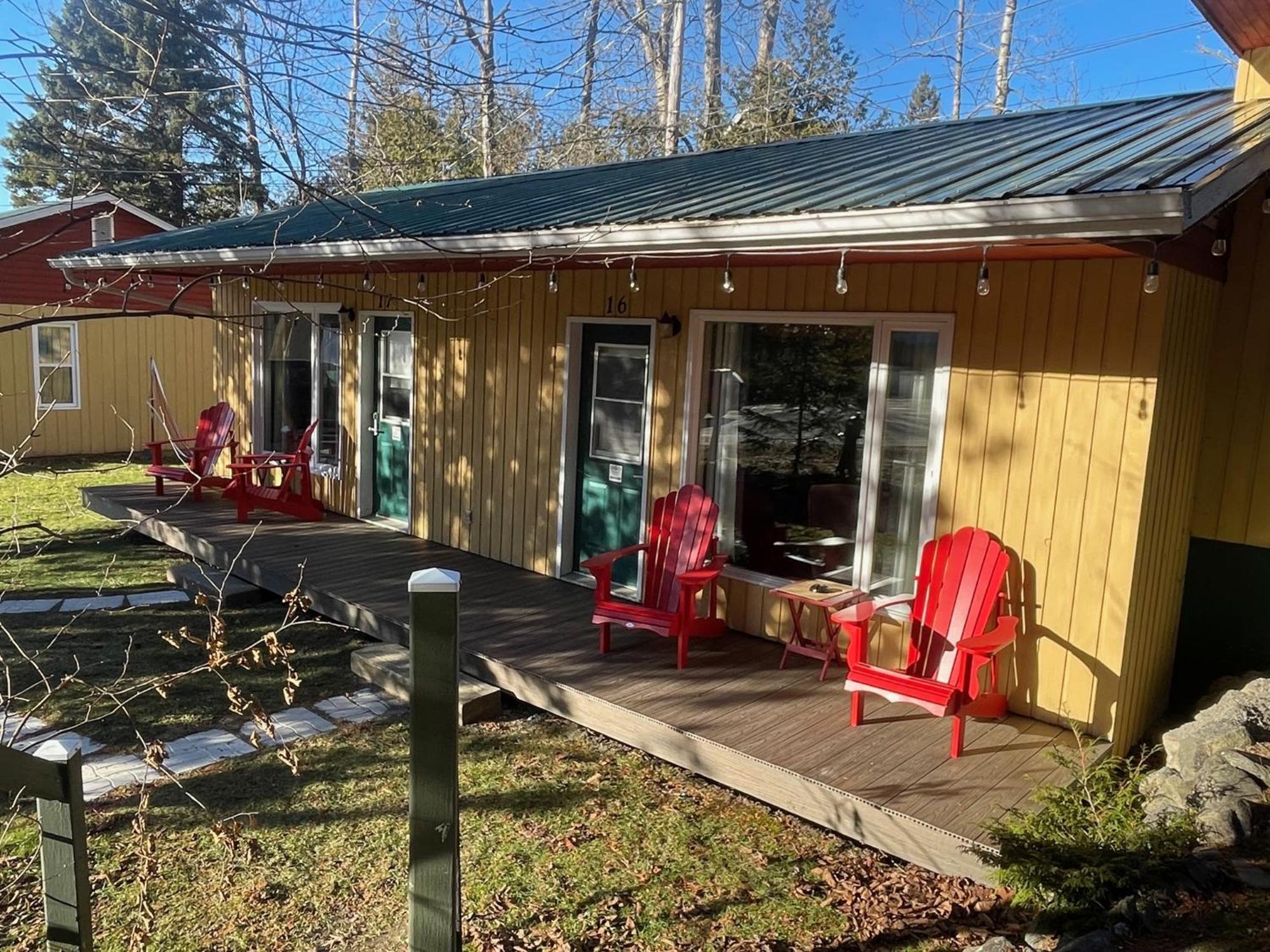 Auberge Et Chalets Sur Le Lac Lac-Mégantic المظهر الخارجي الصورة